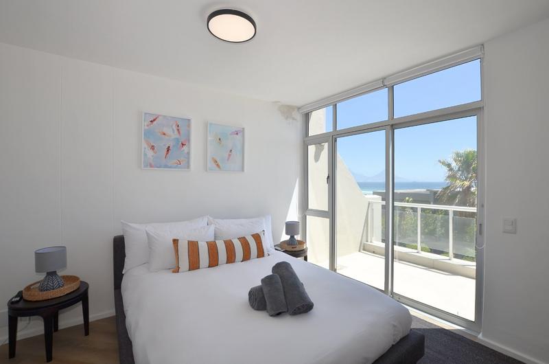 To Let 2 Bedroom Property for Rent in Dolphin Beach Western Cape